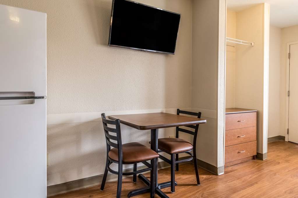 Hometowne Studios By Red Roof Salem, Or Pokoj fotografie
